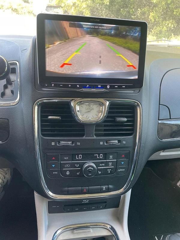 Blu Usata 2014 Lancia Voyager Platinum Monovolume | 8999 € (Ottimo prezzo) - Immagine 1/4