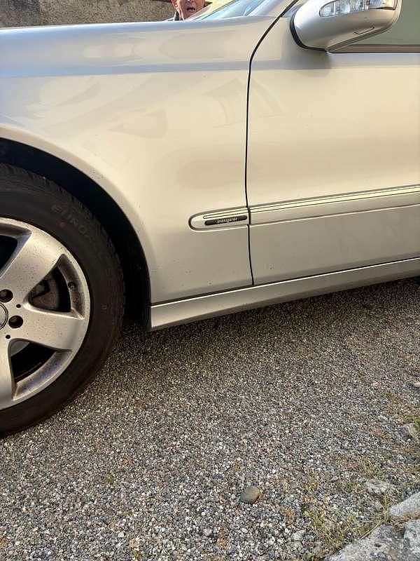 Usata Mercedes E270 Avantgarde 177 CV (130 kW) 2002 Argento Berlina