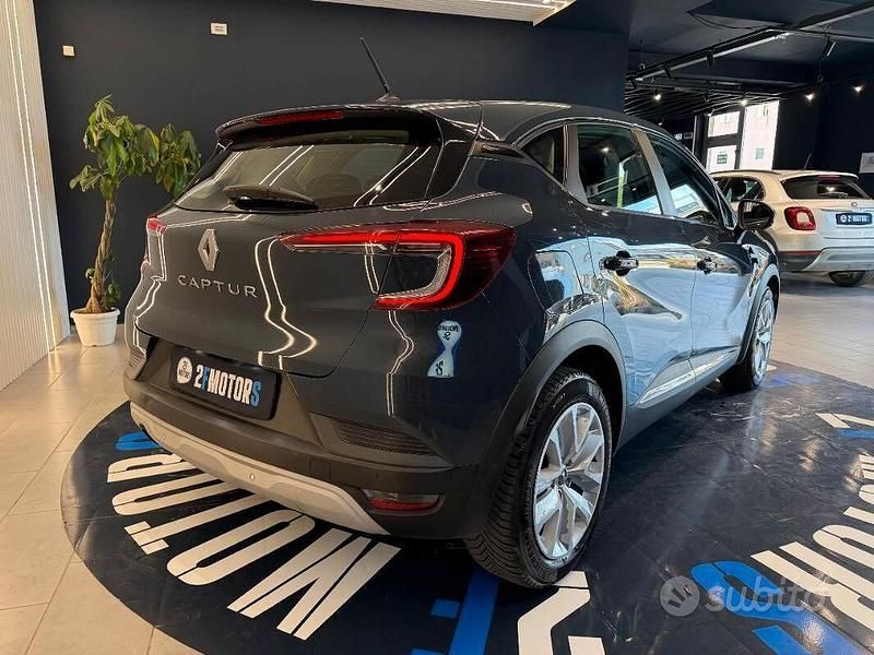 Gebraucht Renault Captur Intens 101 PS (74 kW) 2020 Grau SUV