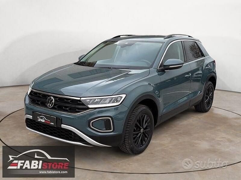 Usata VW T-Roc Style 150 CV (110 kW) 2024 Blu SUV