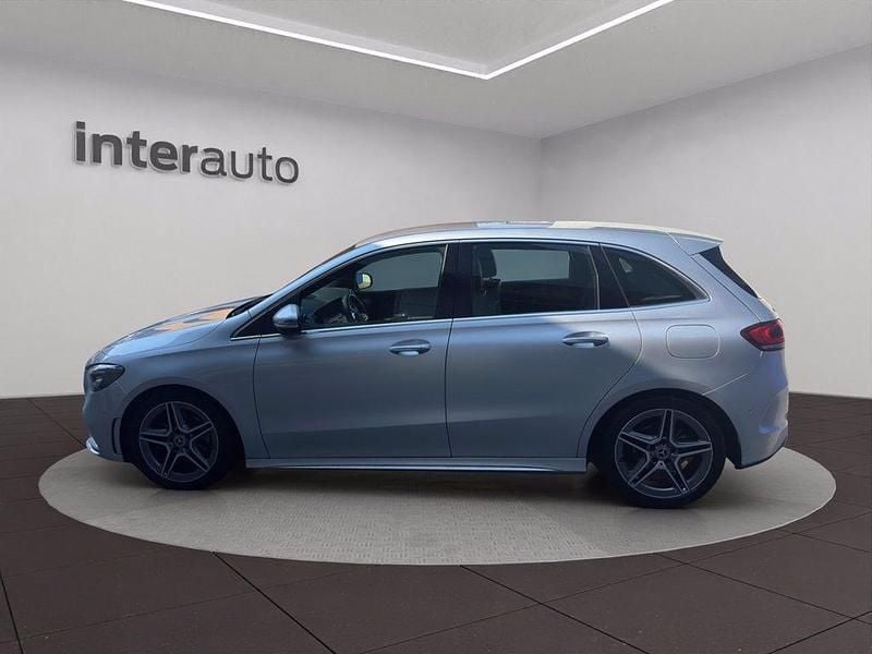 Usata Mercedes B180 Premium 136 CV (100 kW) 2021 Grigio metallizzato Monovolume