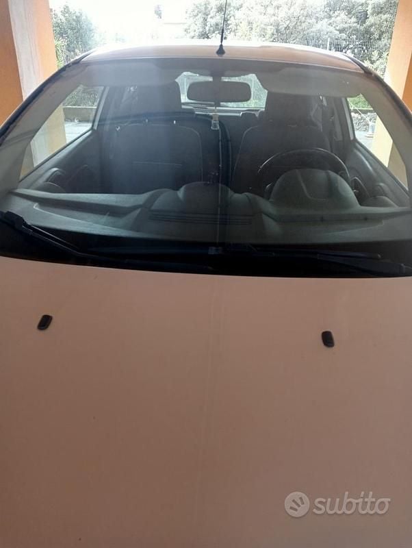 Usata Ford Fiesta 75 CV (55 kW) 2011 Grigio Berlina