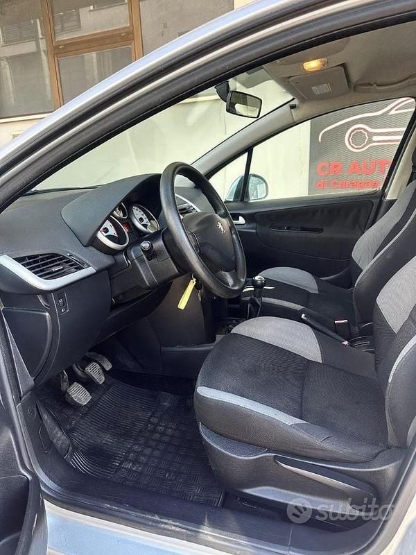 Usata Peugeot 207 70 CV (51 kW) 2008 Grigio Berlina