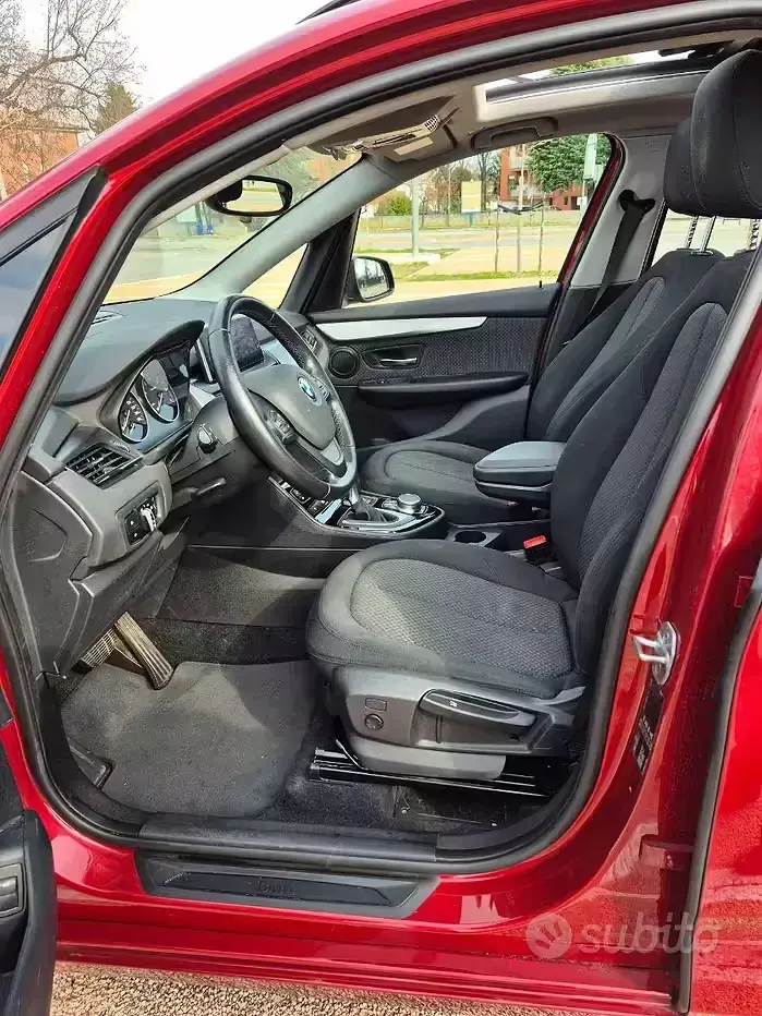 Begagnad BMW 218 Active Tourer 150 HK (110 kW) 2017 Röd Minibuss