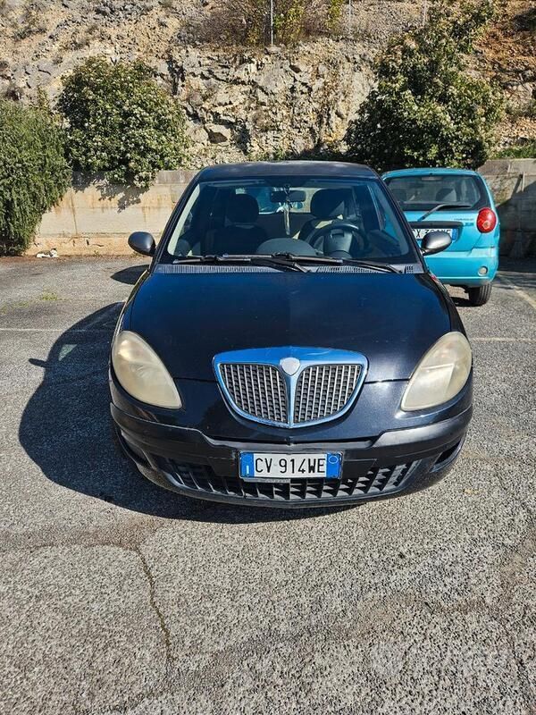 Usata 2004 Lancia Ypsilon Due volumi | 1500 € (Ottimo prezzo) - Immagine 1/4