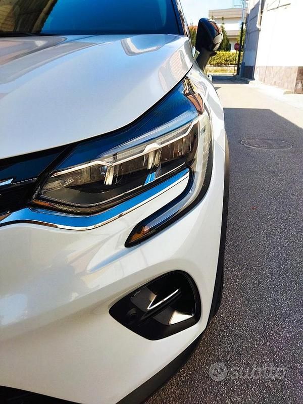 Usata Renault Captur 100 CV (73 kW) 2021 Bianco SUV