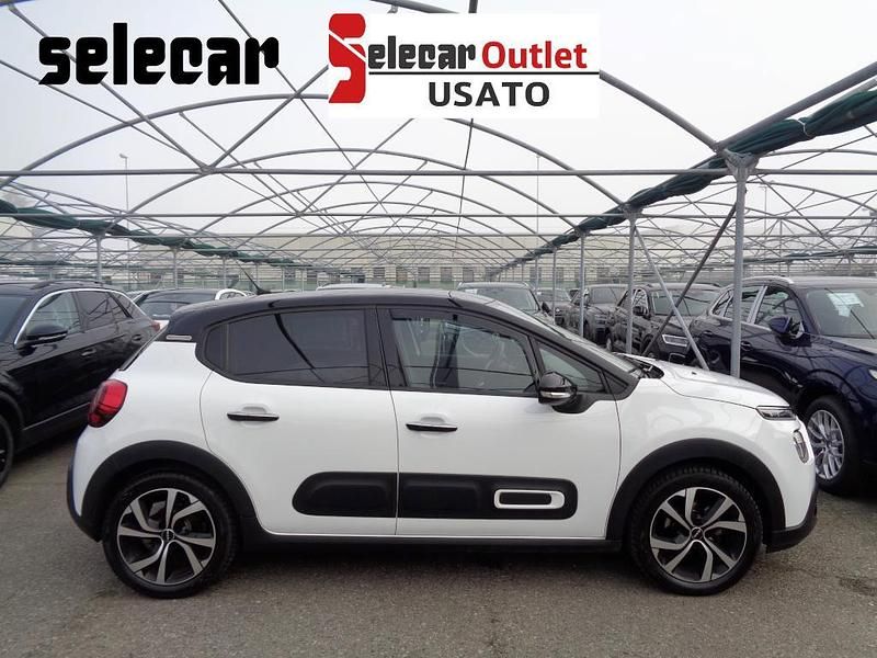 Usata Citroën C3 Shine 102 CV (75 kW) 2024 Bianco/tetto nero Berlina