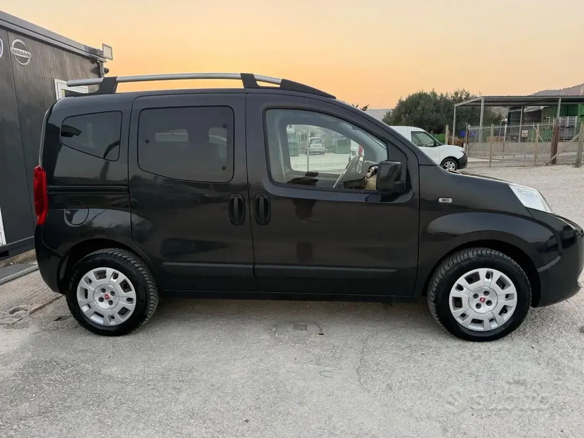 Usata Fiat Qubo Trekking 75 CV (55 kW) 2014 Nero Monovolume