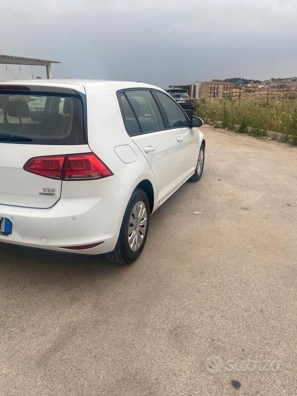 Usata VW Golf VII 110 CV (80 kW) 2014 Berlina