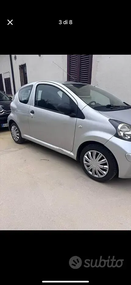 Usata Toyota Aygo 68 CV (50 kW) 2007 Grigio Utilitaria