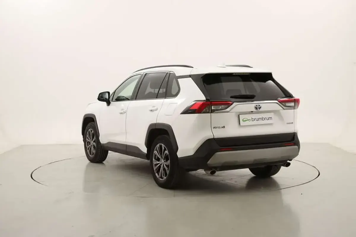 Usata Toyota RAV4 Hybrid 218 CV (160 kW) 2022 Bianco SUV
