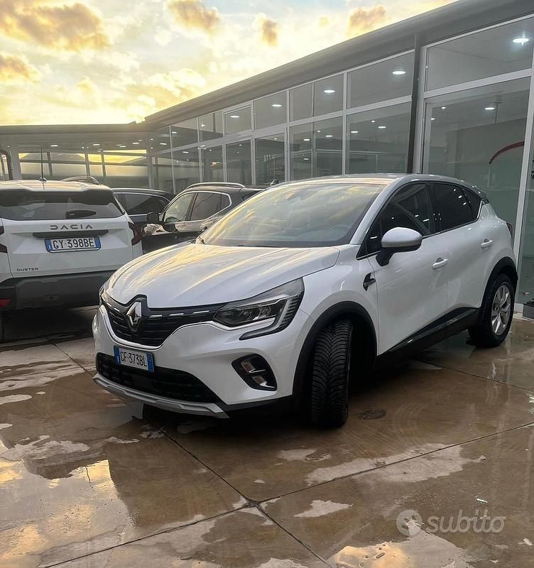 Usata Renault Captur 101 CV (74 kW) 2021 Bianco SUV