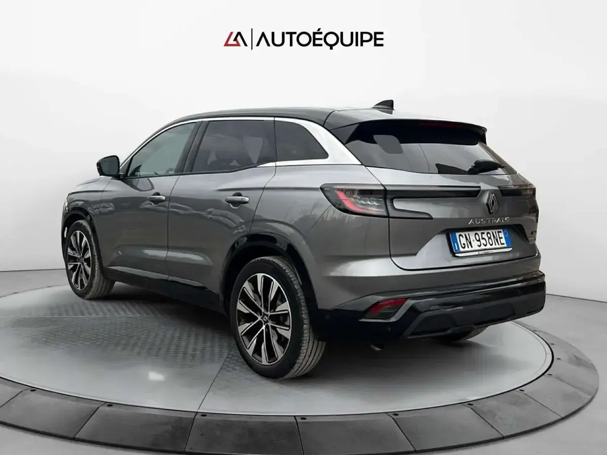 Usata Renault Austral Techno 199 CV (146 kW) 2023 Grigio SUV