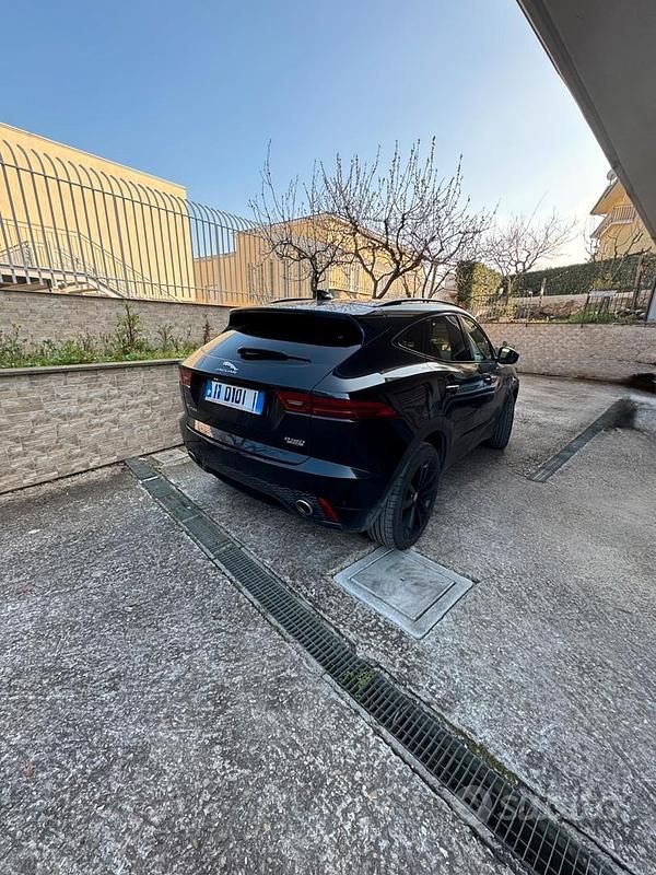 Usata Jaguar E-Pace R-Dynamic 179 CV (131 kW) 2019 Nero SUV