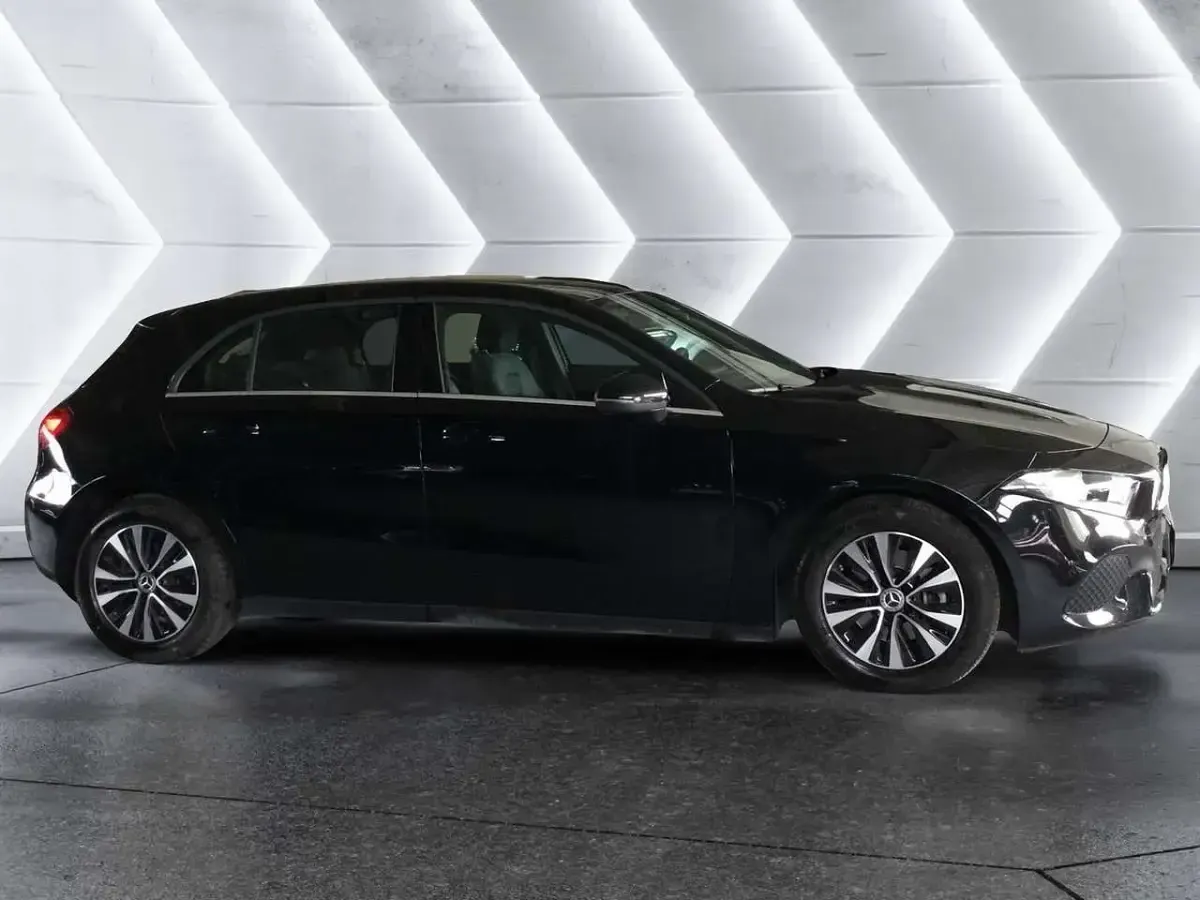 Usata Mercedes A180 Advanced 116 CV (85 kW) 2025 Nero Berlina
