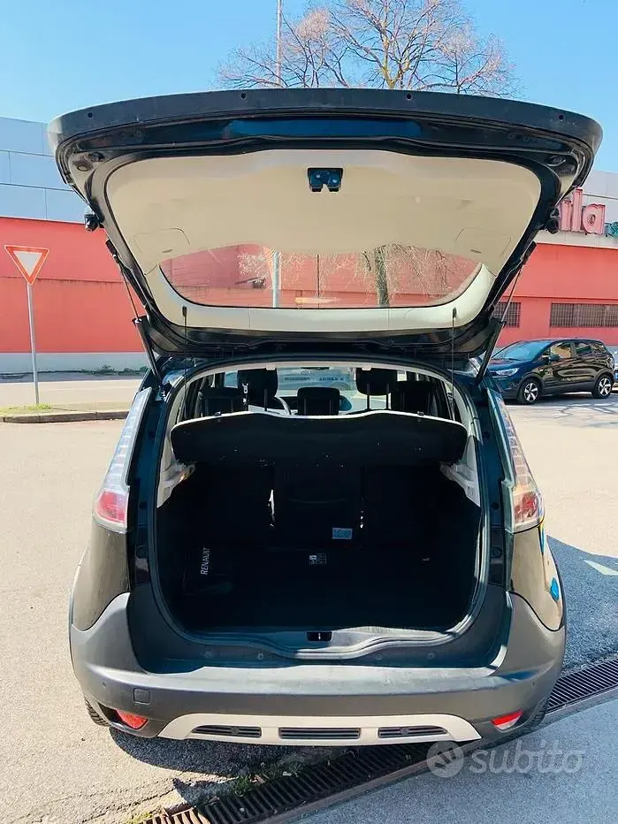 Usata Renault Scenic E-Tech XMOD 110 CV (80 kW) 2013 Nero Berlina