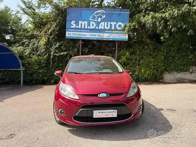 Usata Ford Fiesta Titanium 90 CV (66 kW) 2009 Rosso Berlina