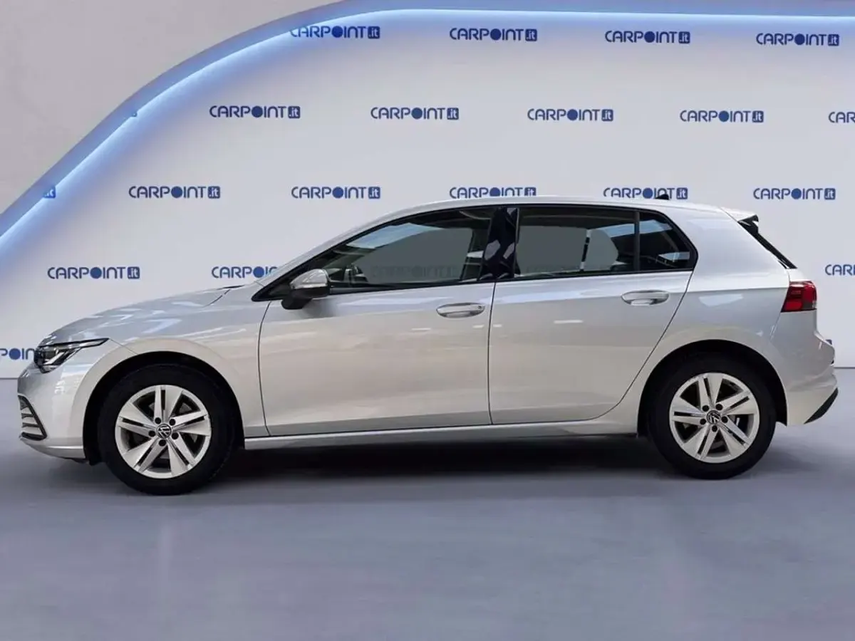 Usata VW Golf VII Life 131 CV (96 kW) 2021 Argento Utilitaria