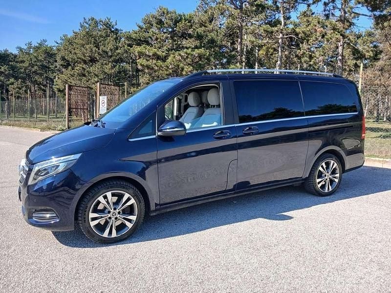 Usata Mercedes V250 Premium 190 CV (139 kW) 2018 Blu/azzurro Monovolume