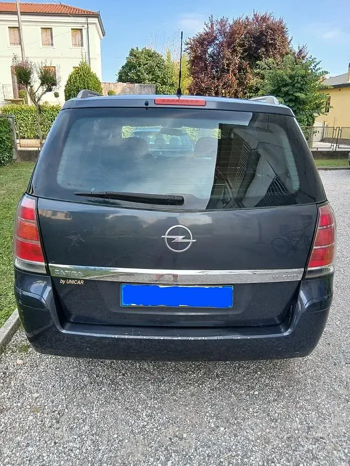 Usata Opel Zafira 2006 Monovolume