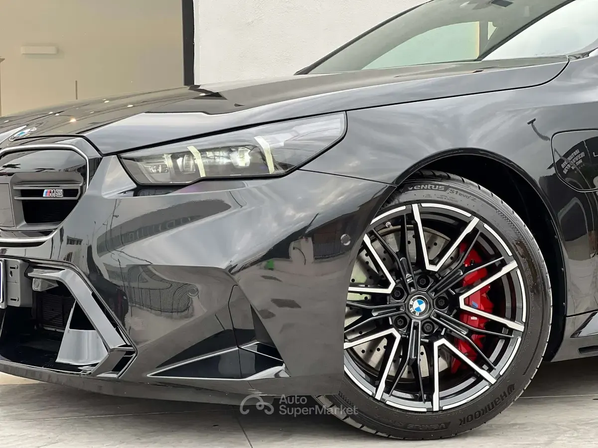 Usata BMW M5 585 CV (430 kW) 2025 Nero Station wagon