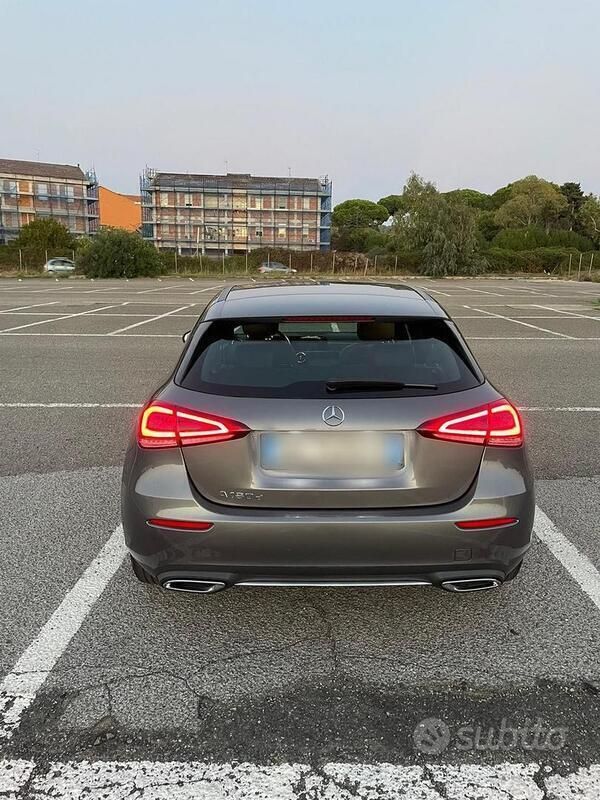 Usata Mercedes A180 136 CV (100 kW) 2020 Grigio Berlina