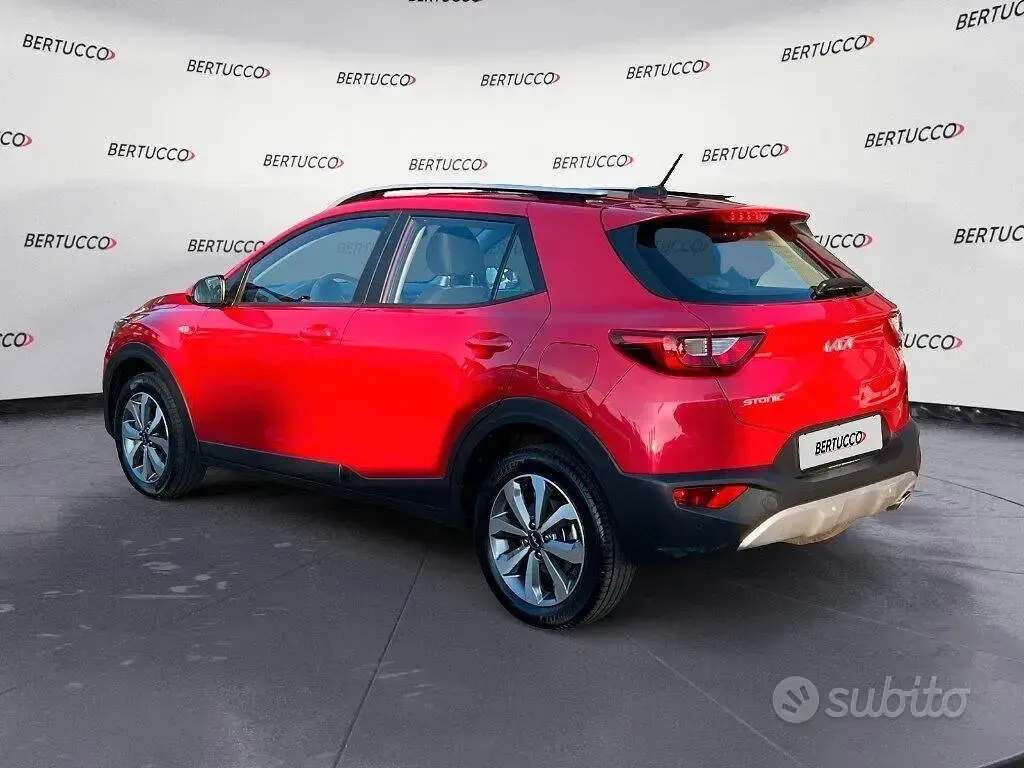Second-hand Kia Stonic Urban 83 CP (61 kW) 2024 Roșu SUV