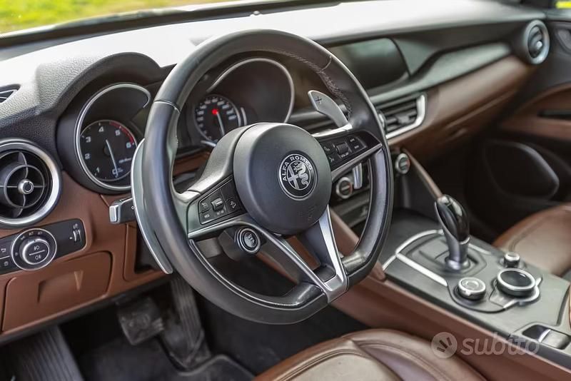 Usata Alfa Romeo Stelvio Executive 180 CV (132 kW) 2018 Bianco SUV