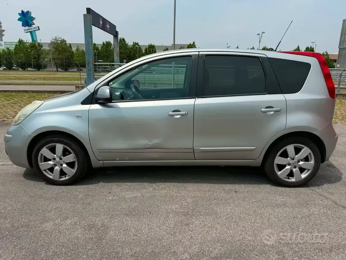 Usata Nissan Note 88 CV (64 kW) 2008 Grigio Utilitaria