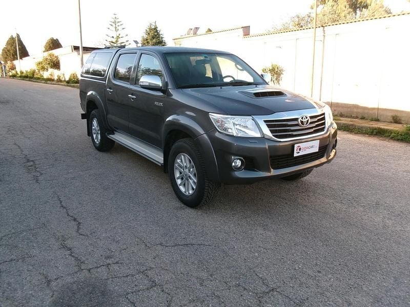 Usata Toyota HiLux 171 CV (125 kW) 2017 Grigio Pick-up