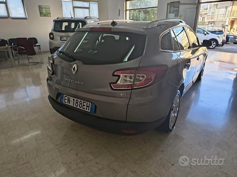 Usata Renault Mégane GrandTour 110 CV (80 kW) 2012 Grigio Station wagon