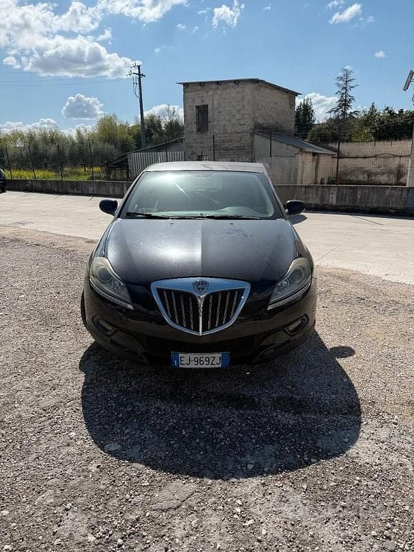 Usata Lancia Delta 120 CV (88 kW) 2011 Nero Utilitaria