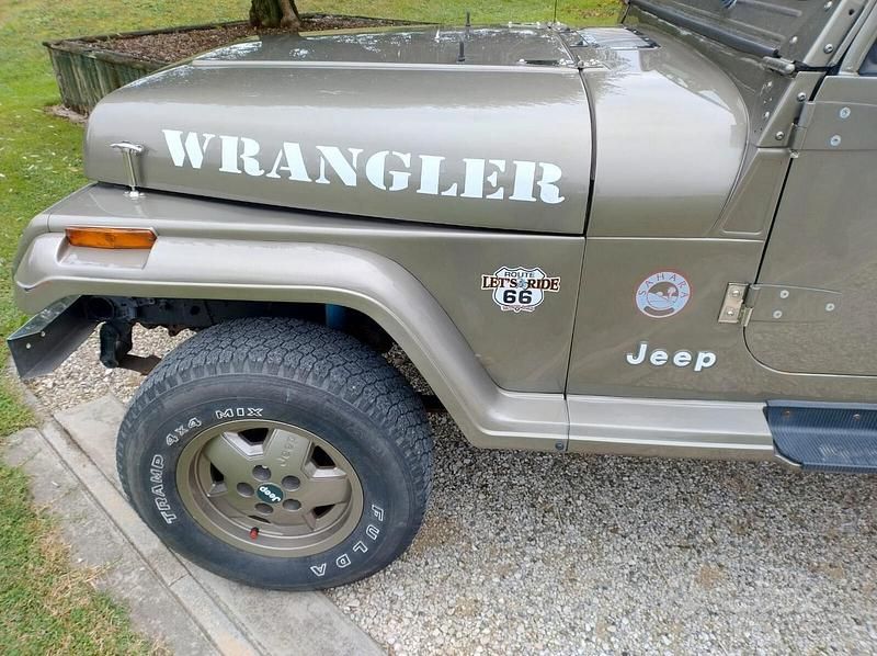 Usata Jeep Wrangler 117 CV (86 kW) 1988 Verde SUV