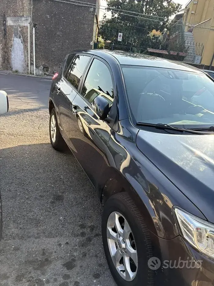 Usata Toyota RAV4 150 CV (110 kW) 2011 Nero SUV