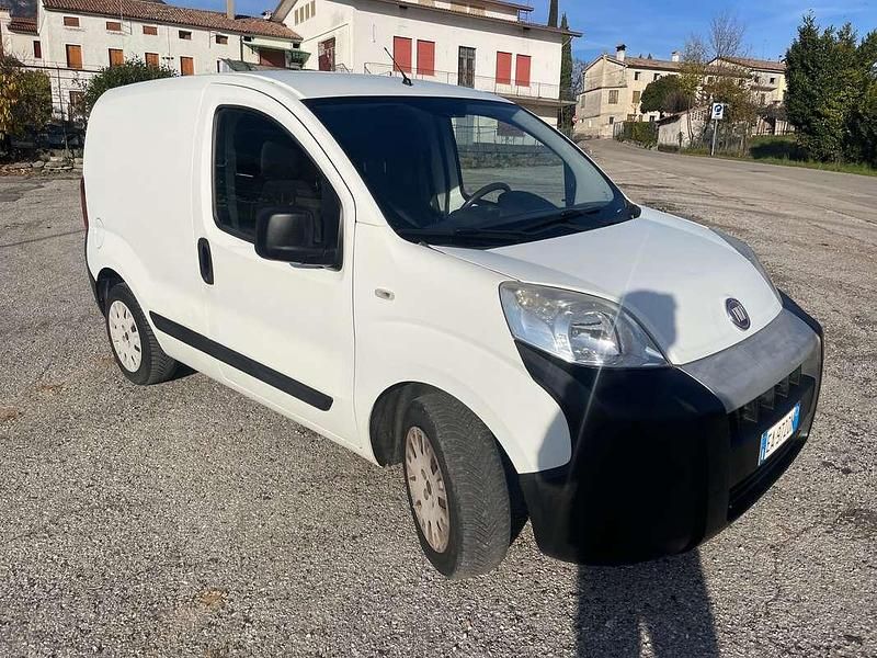 Bianco Usata 2010 Fiat Fiorino Furgone | 5200 € (Buon prezzo) - Immagine 1/4