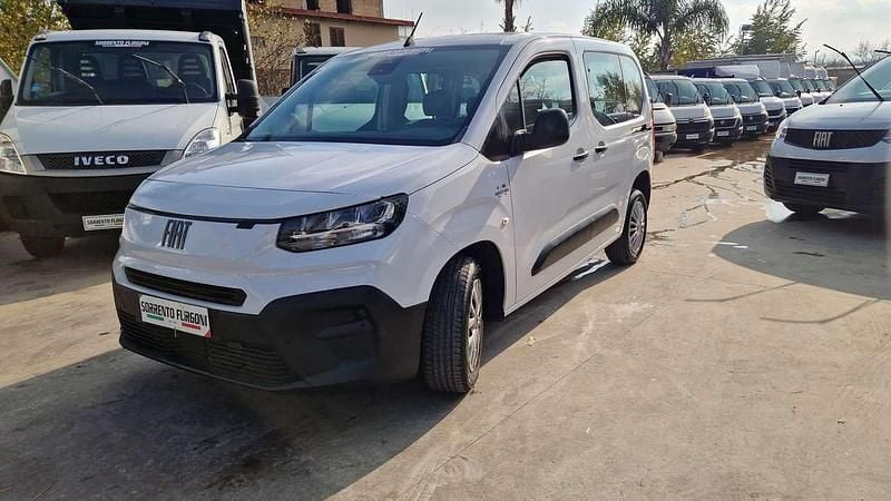 Bianco Usata 2024 Fiat Doblò Monovolume | 19.490 € (Buon prezzo) - Immagine 1/4