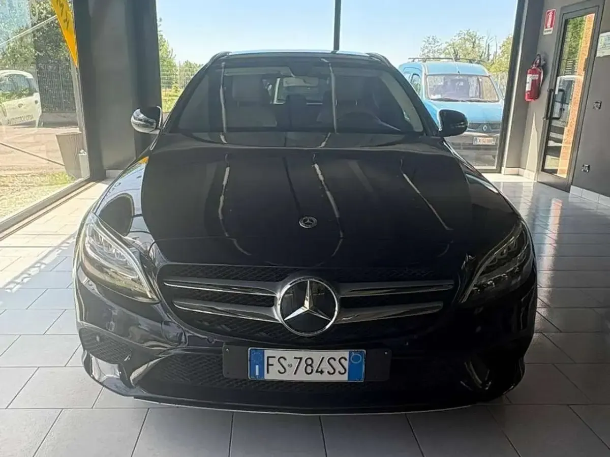 Usata Mercedes C200 Premium 184 CV (135 kW) 2018 Blu/azzurro Station wagon