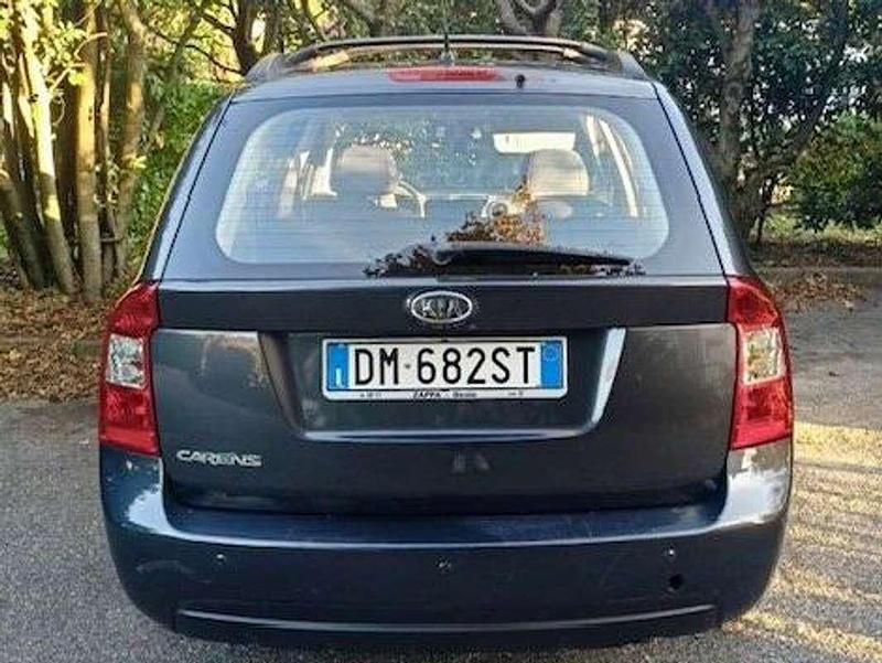 Usata Kia Carens EX 144 CV (105 kW) 2008 Grigio Monovolume