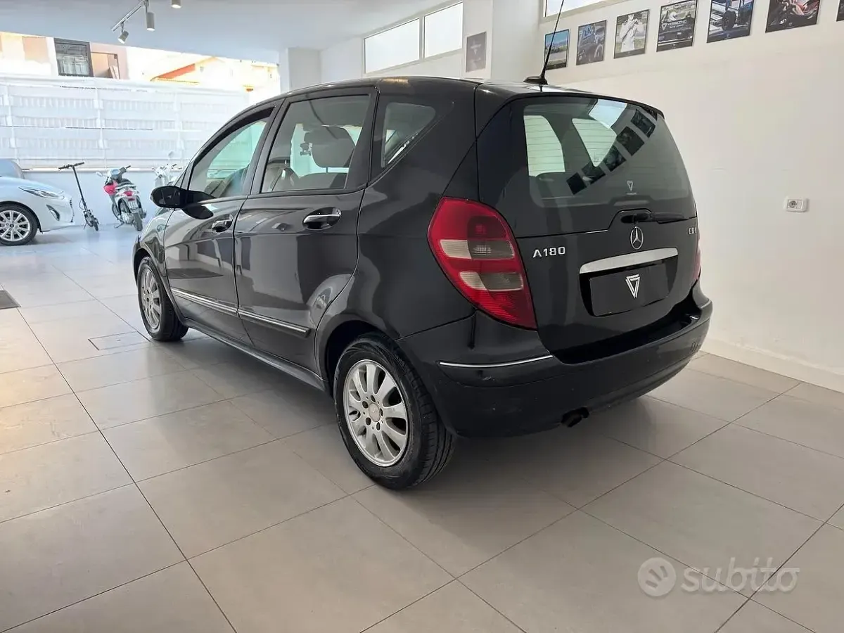 Usata Mercedes A180 Avantgarde 109 CV (80 kW) 2008 Nero Berlina