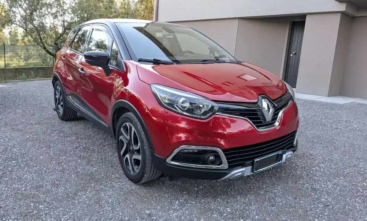 Usata Renault Captur 90 CV (66 kW) 2015 Rosso SUV