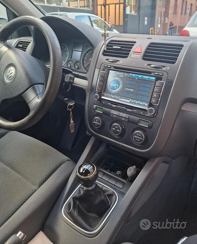 Usata VW Golf IV 102 CV (75 kW) 2005 Blu Berlina