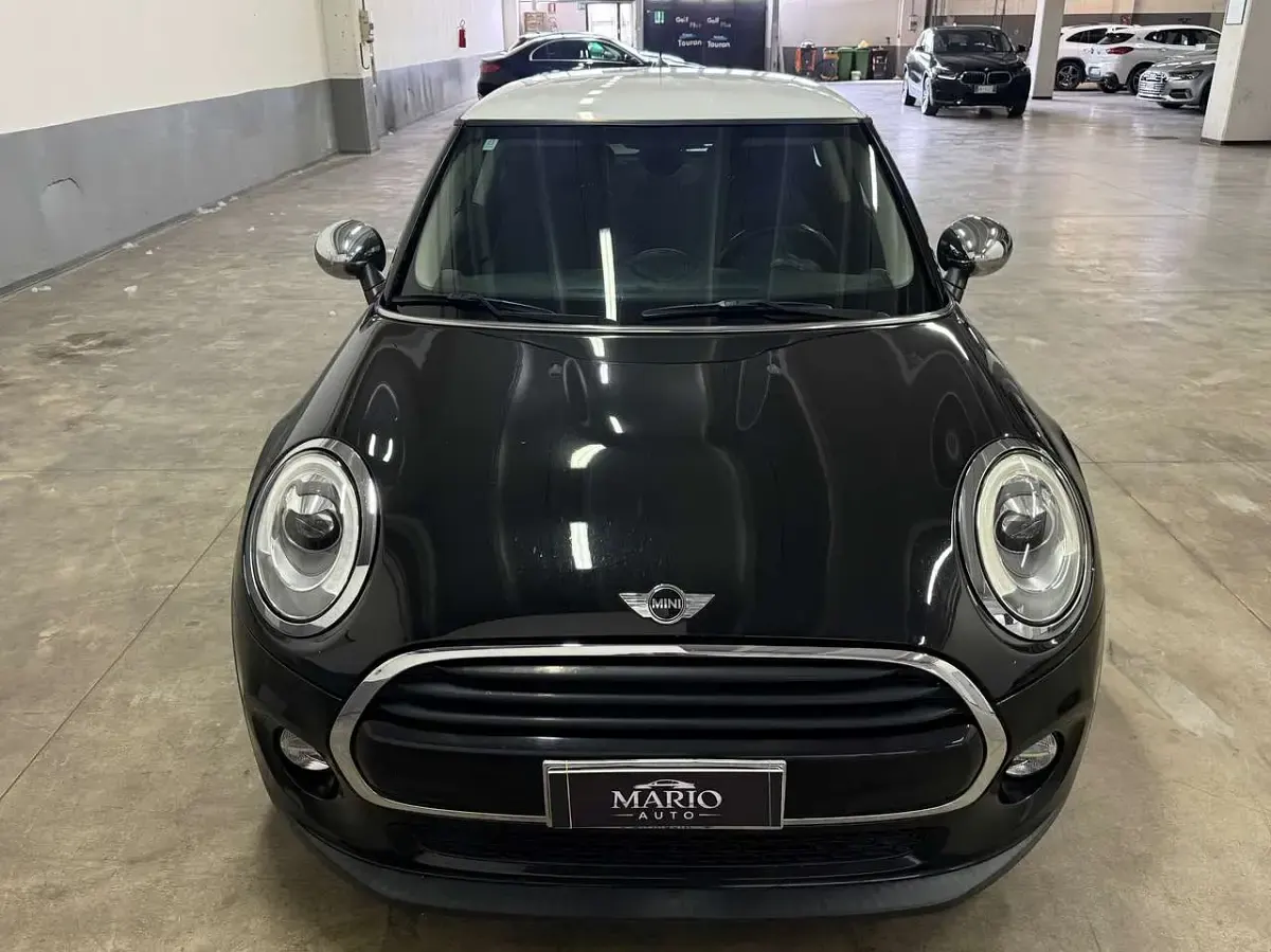 Usata Mini Cooper D 116 CV (85 kW) 2016 Nero Utilitaria
