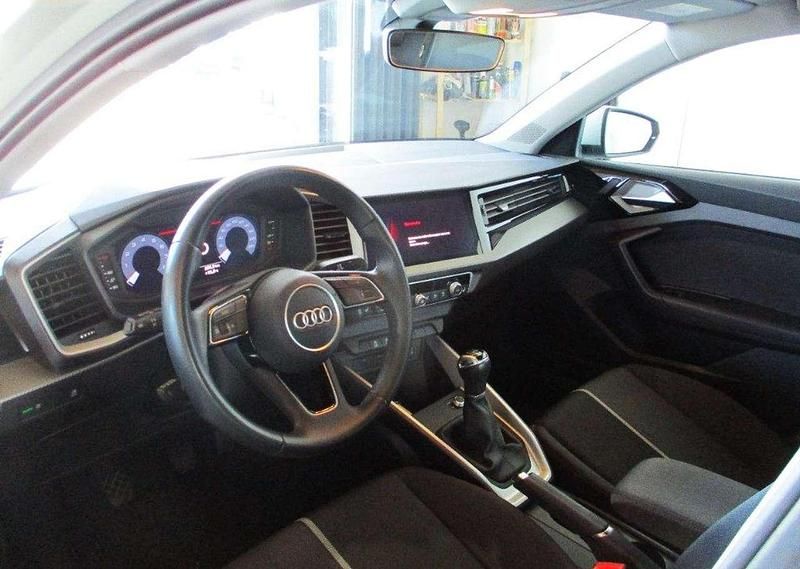 Usata Audi A1 Admired 95 CV (69 kW) 2023 Argento SUV