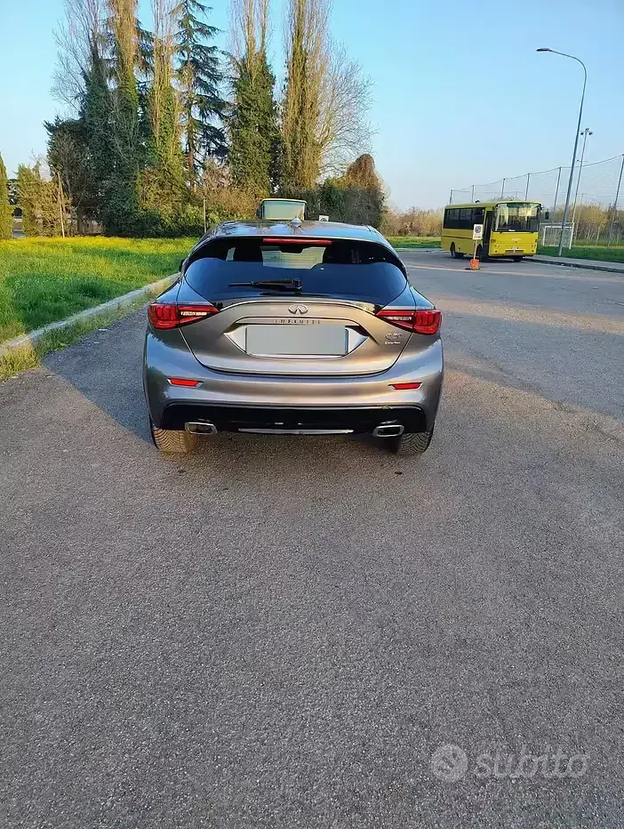 Usata Infiniti Q30 109 CV (80 kW) 2016 Grigio Berlina