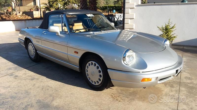 Usata Alfa Romeo Spider 106 CV (77 kW) 1991 Grigio Cabrio