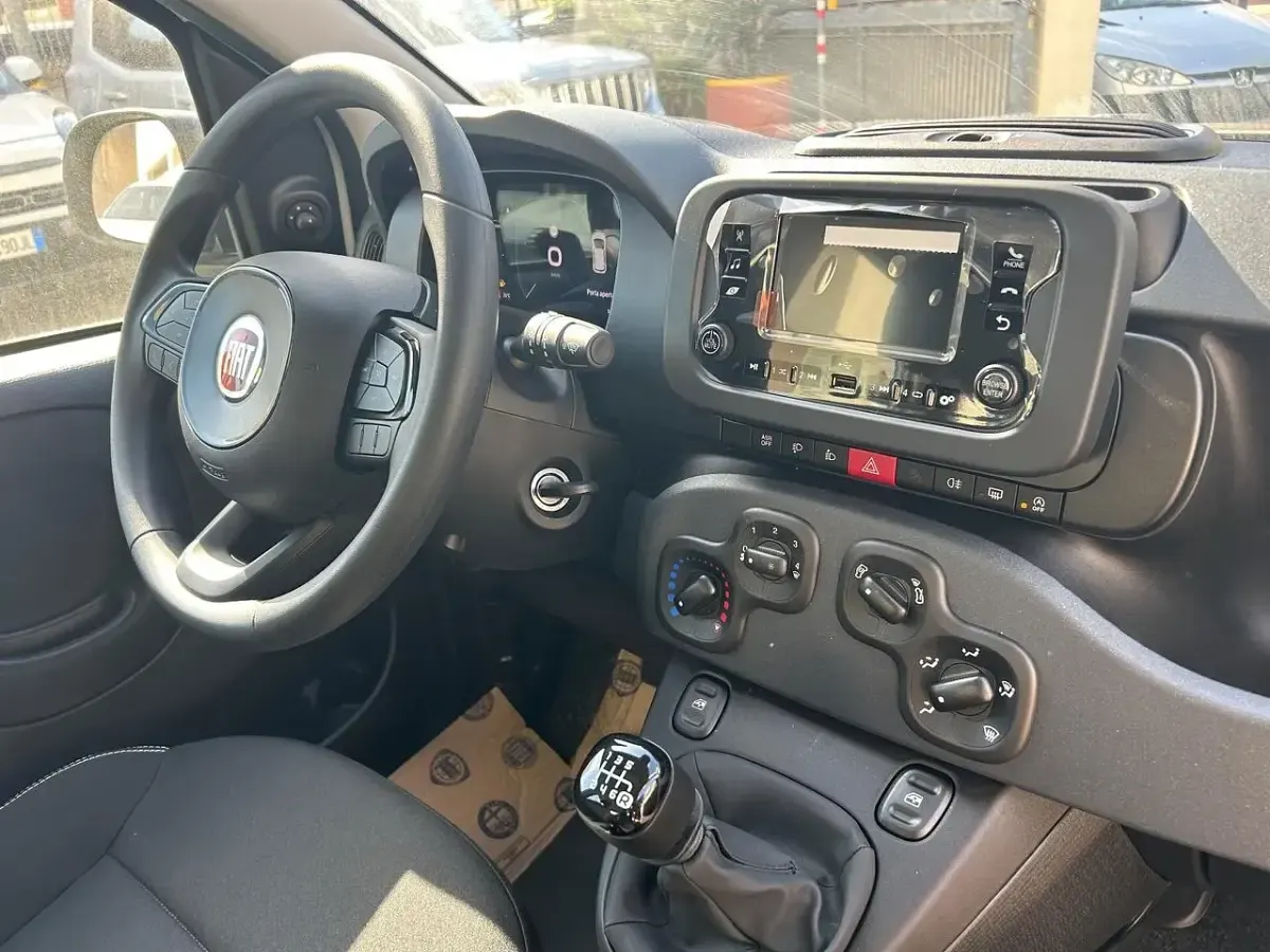 Nuova Fiat Panda Icon 70 CV (51 kW) 2025 Rosso Utilitaria