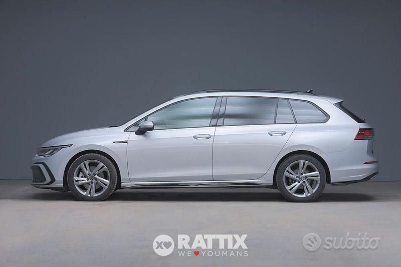 Usata VW Golf VIII R-line 150 CV (110 kW) 2024 Grigio Station wagon