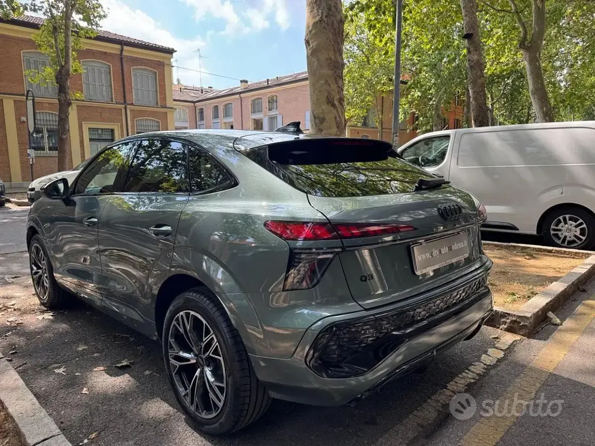 Nuova Audi Q3 Business Plus 150 CV (110 kW) 2026 Verde metallizzato SUV