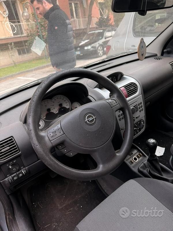 Usata Opel Corsa 69 CV (50 kW) 2006 Grigio Utilitaria
