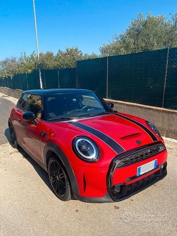 Usata Mini Cooper S 178 CV (130 kW) 2022 Rosso Utilitaria
